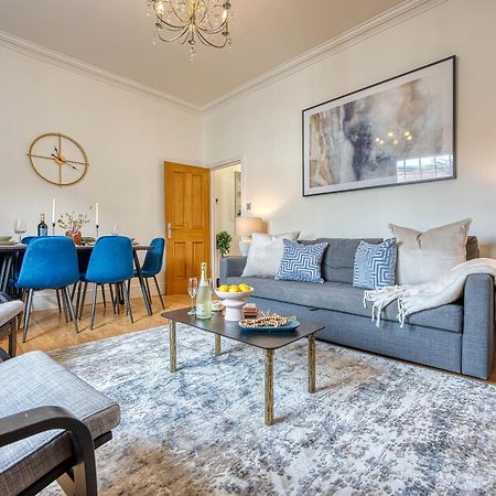 2 Bed Stunning Chic Modern Spacious Apt, Ocean Village, Southampton - Plenty Of Parking - By Blue Puffin Stays Exterior photo