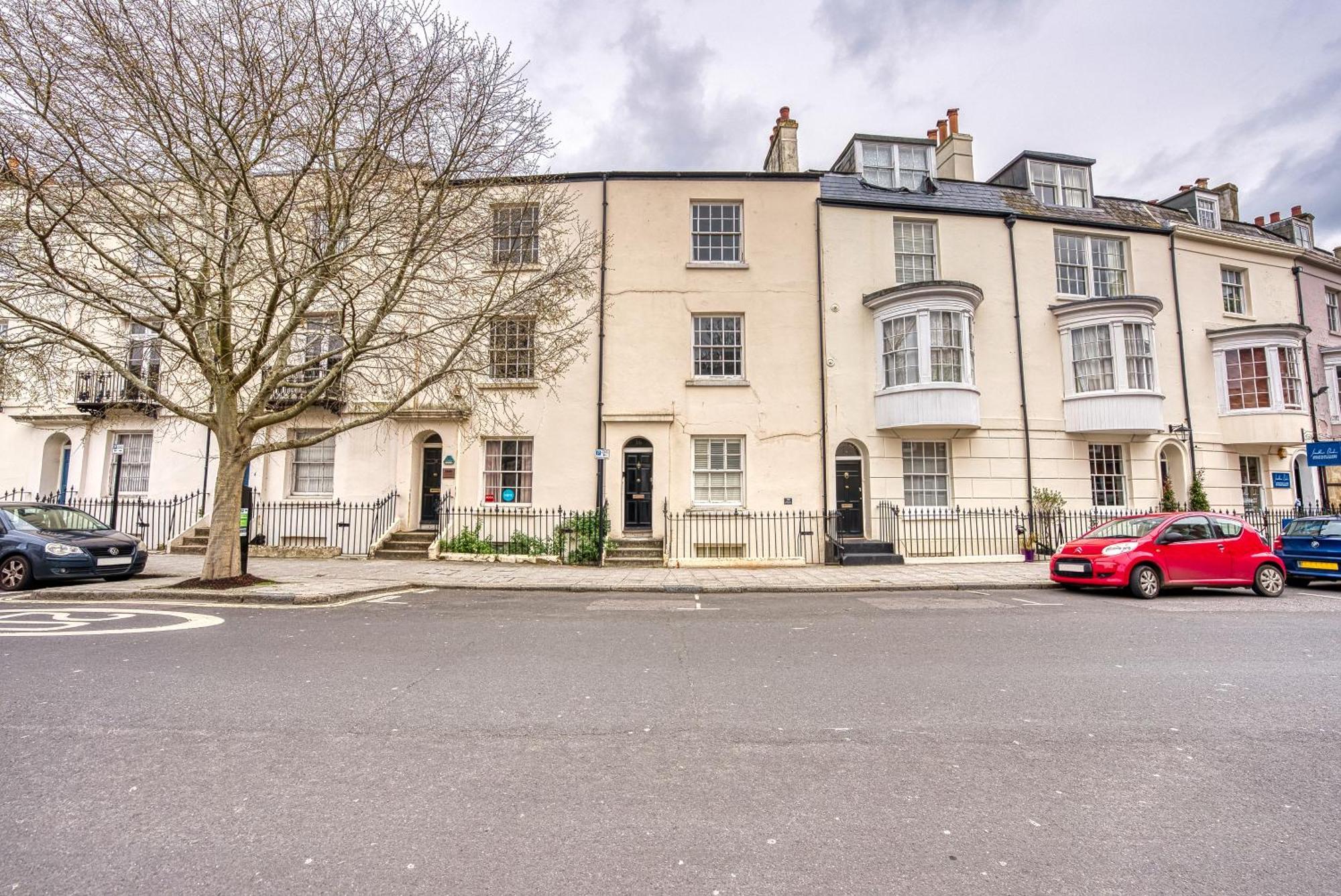 2 Bed Stunning Chic Modern Spacious Apt, Ocean Village, Southampton - Plenty Of Parking - By Blue Puffin Stays Exterior photo