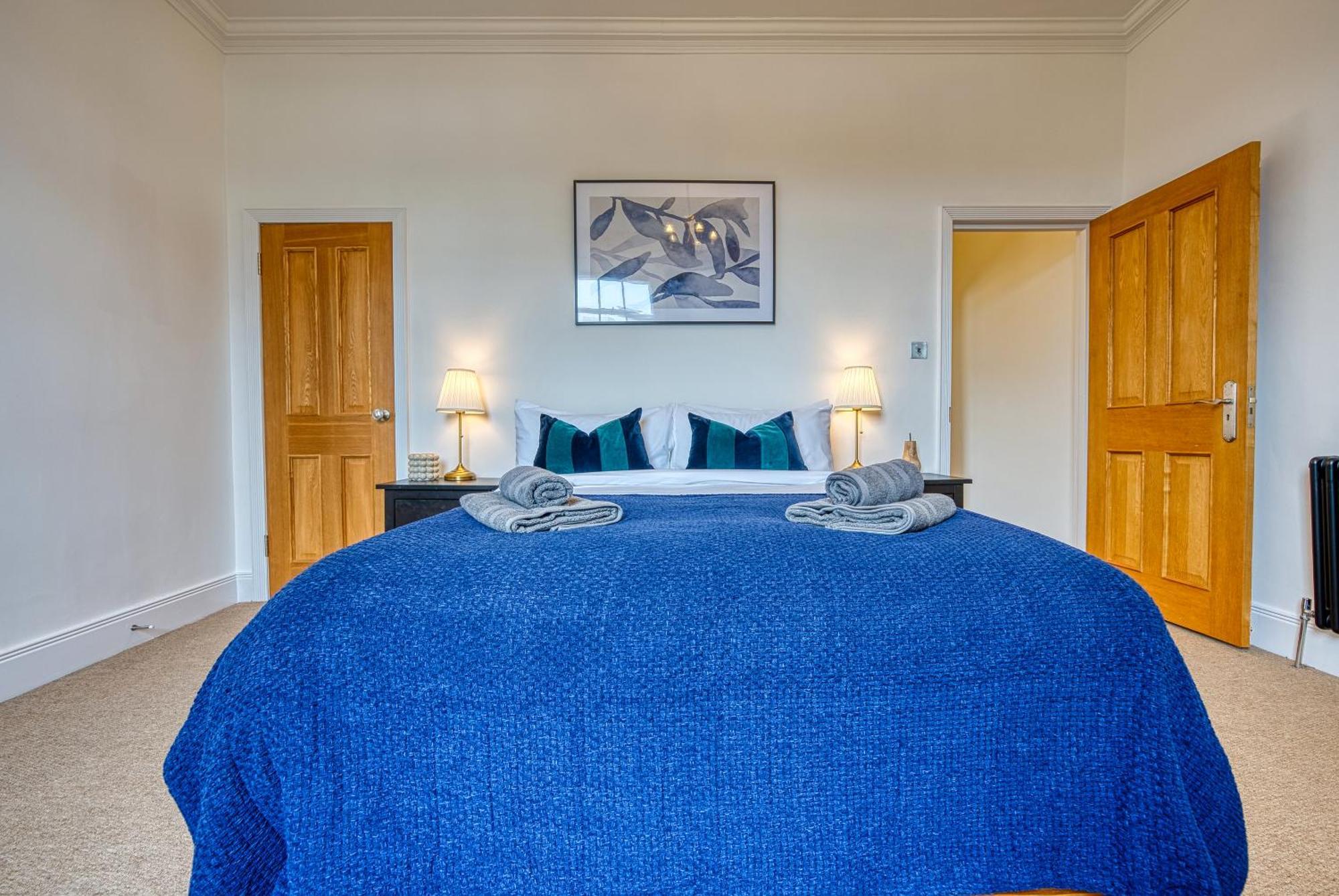 2 Bed Stunning Chic Modern Spacious Apt, Ocean Village, Southampton - Plenty Of Parking - By Blue Puffin Stays Exterior photo