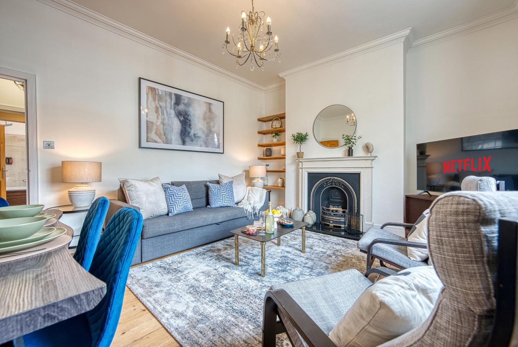 2 Bed Stunning Chic Modern Spacious Apt, Ocean Village, Southampton - Plenty Of Parking - By Blue Puffin Stays Exterior photo