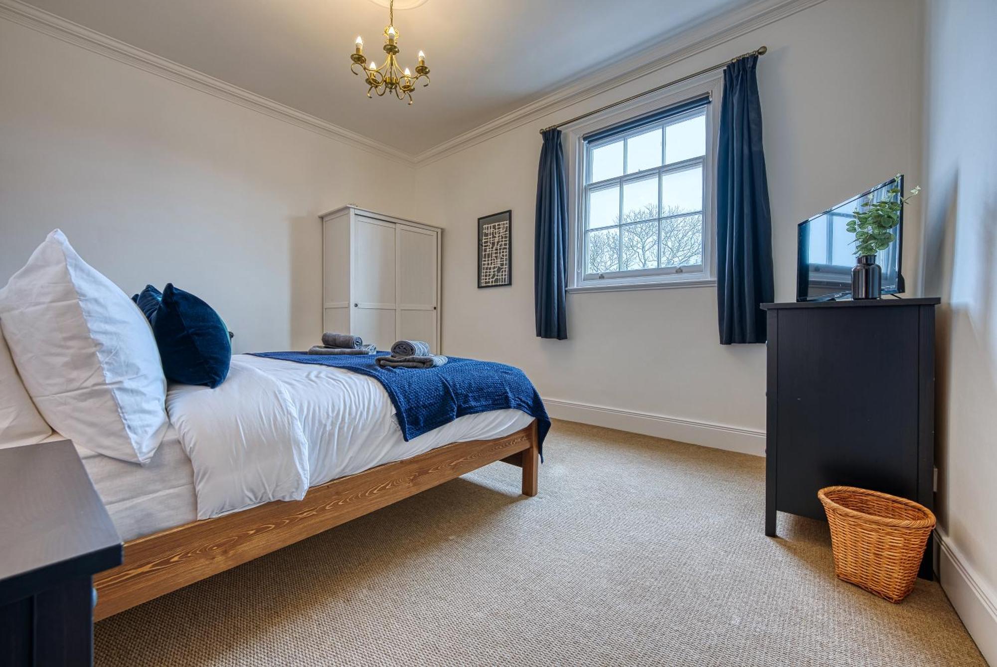 2 Bed Stunning Chic Modern Spacious Apt, Ocean Village, Southampton - Plenty Of Parking - By Blue Puffin Stays Exterior photo
