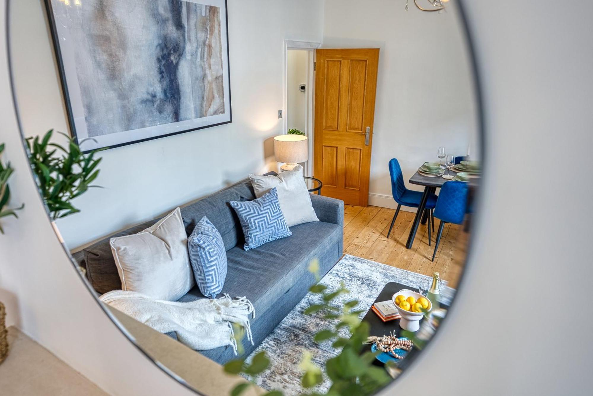 2 Bed Stunning Chic Modern Spacious Apt, Ocean Village, Southampton - Plenty Of Parking - By Blue Puffin Stays Exterior photo